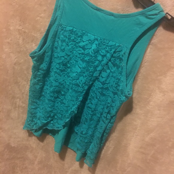 Tops - Picture 5 of 6